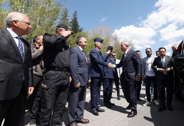 Foto - Bakan Hulusi Akar'dan "terörle mücadele" mesajı