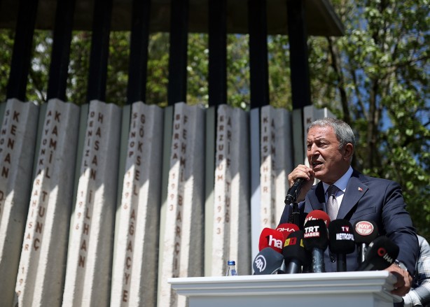 Foto - Bakan Hulusi Akar'dan "terörle mücadele" mesajı
