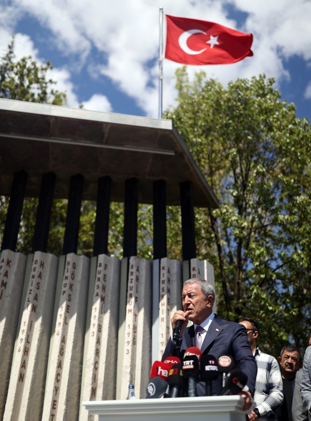Foto - Bakan Hulusi Akar'dan "terörle mücadele" mesajı