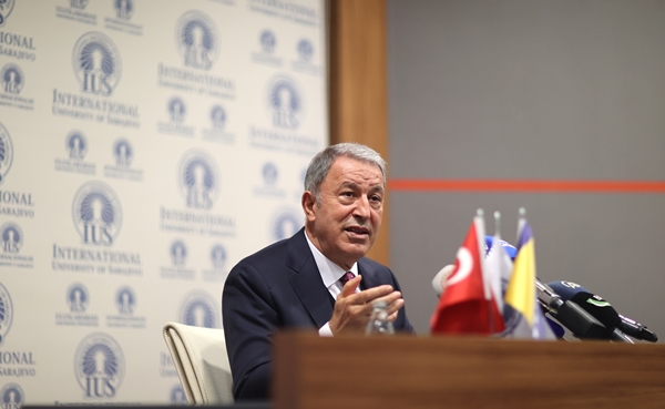 Foto - Bakan Hulusi Akar'dan Uluslararası Saraybosna Üniversitesine ziyaret