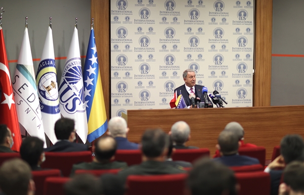 Foto - Bakan Hulusi Akar'dan Uluslararası Saraybosna Üniversitesine ziyaret