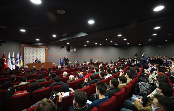 Foto - Bakan Hulusi Akar'dan Uluslararası Saraybosna Üniversitesine ziyaret