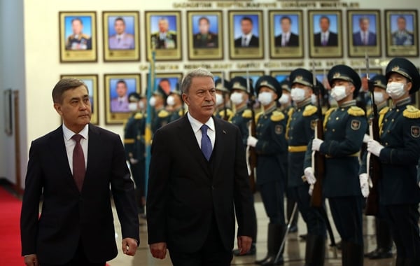 Foto - Bakan Hulusi Akar'ı böyle karşıladılar: Ana vatandan ata vatana hoşgeldiniz