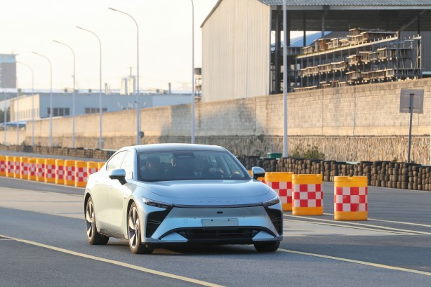 Foto - Bakan Kacır’dan Chery’nin elektrikli modeli OMODA E5’e tam not! Beraberindeki heyet ile birlikte test etti!