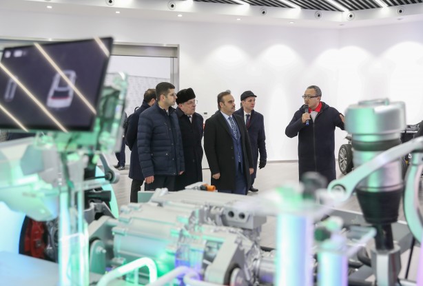 Foto - Bakan Kacır’dan Chery’nin elektrikli modeli OMODA E5’e tam not! Beraberindeki heyet ile birlikte test etti!