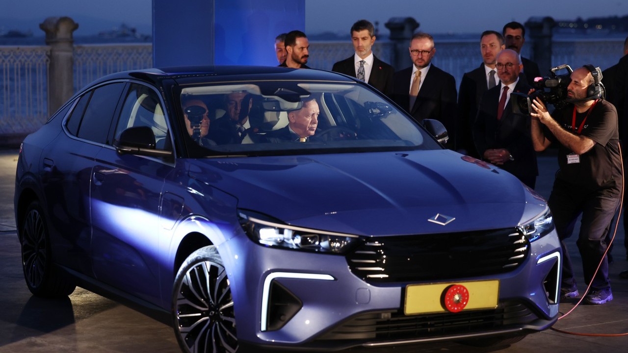 Foto - Bakan Kacır'dan Togg'a ilişkin paylaşım: Şimdi yeni bir sayfa açıyoruz! Cumhurbaşkanı Erdoğan'a T10F'nin ilk teslimatı yapıldı