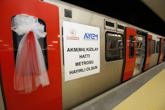 Bakan Karaismailoğlu Ankara'nın yeni metro hattını inceledi! Açılışı bugün yapılacak!