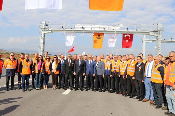 Foto - Bakan Karaismailoğlu duyurdu! '100 yıllık ihtiyaç 20 yılda tamamlandı'