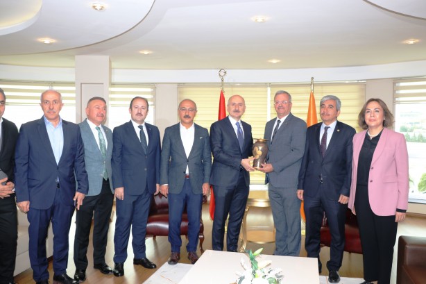 Foto - Bakan Karaismailoğlu duyurdu! '100 yıllık ihtiyaç 20 yılda tamamlandı'