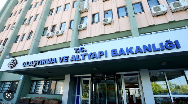 Foto - Bakan Karaismailoğlu: İstanbul Büyükşehir Belediyesi şu anda yerlerde sürünüyor!