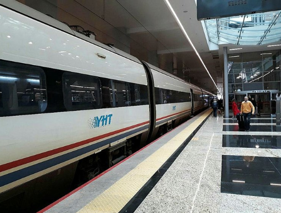 Foto - Bakan Karaismailoğlu: İstanbul Büyükşehir Belediyesi şu anda yerlerde sürünüyor!