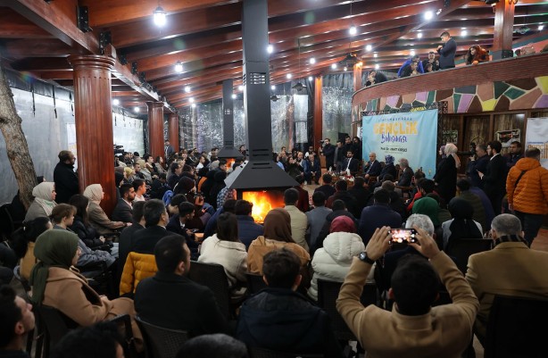 Foto - Bakan Kirişçi'den 6'lı masaya aday tepkisi! "13 değil 133 defa toplansanız..."