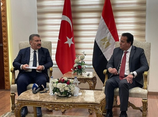 Bakan Koca Mısır'da! Türkiye'den Gazzelilere yardım eli 