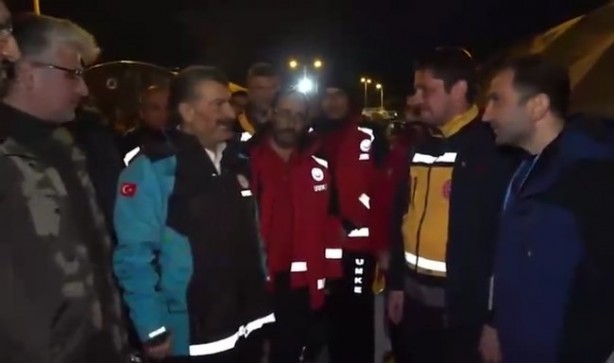 Foto - Bakan Koca’nın yanında patladı! Ortalık alev aldı