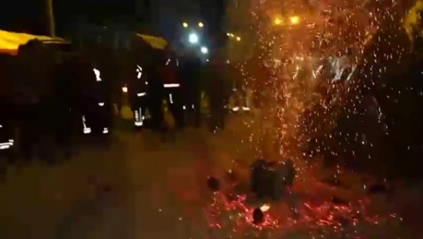 Foto - Bakan Koca’nın yanında patladı! Ortalık alev aldı