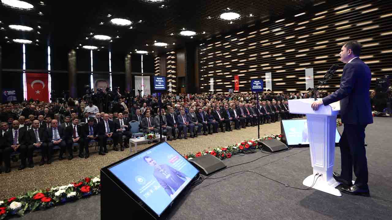 Bakan Kurum’dan CHP’ye fena kapak! Eğer CHP iktidarda olsa 11 il ulu cami gibi hala enkazdı