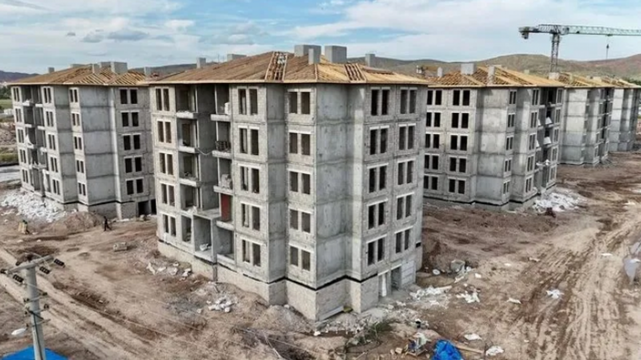 Foto - Bakan Kurum’dan gençlere ve 3 çocuklu ailelere sosyal konut müjdesi! Detayları bugün Erdoğan açıklayacak