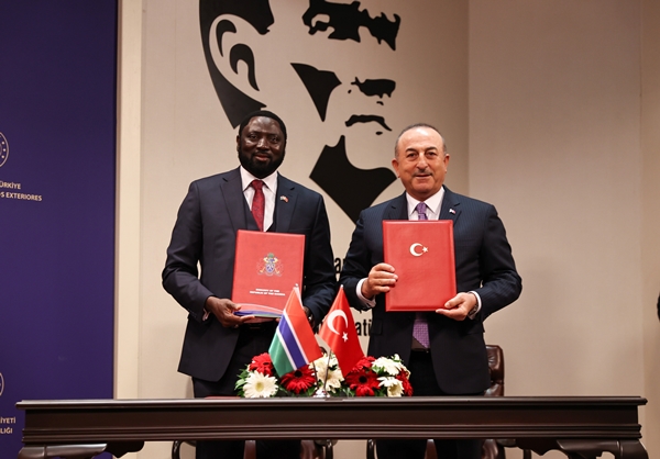 Foto - Bakan Mevlüt Çavuşoğlu'ndan skandal karara sert tepki