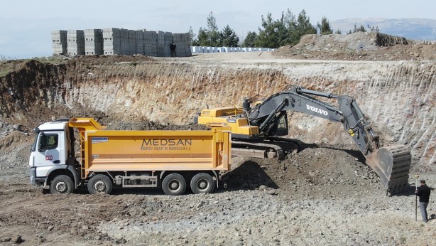Foto - Bakan Murat Kurum paylaştı: İlk kazma vuruldu