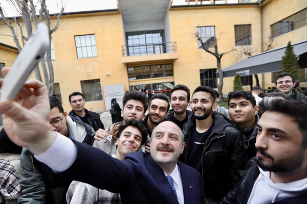 Foto - Bakan Mustafa Varank: Avrupa'nın bir numarası olmaya az kaldı