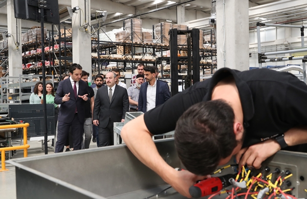 Foto - Bakan Mustafa Varank duyurdu: 100 milyon dolar Türkiye'de kalacak