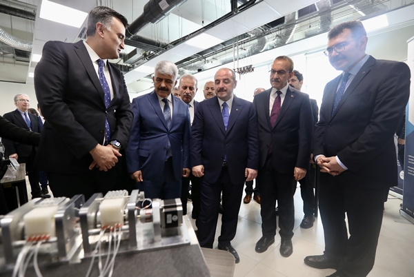 Foto - Bakan Mustafa Varank duyurdu: Kritik konularda dünyada öncü olacak!