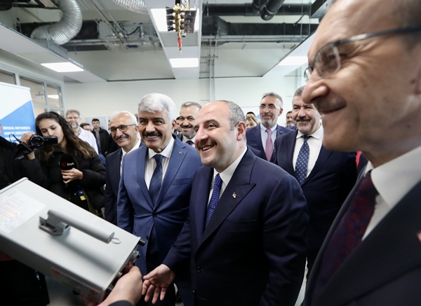 Foto - Bakan Mustafa Varank duyurdu: Kritik konularda dünyada öncü olacak!