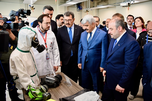 Foto - Bakan Mustafa Varank duyurdu: Kritik konularda dünyada öncü olacak!