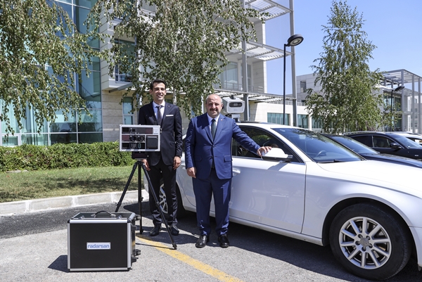 Foto - Bakan Mustafa Varank: Gördüğümde çok etkilendim