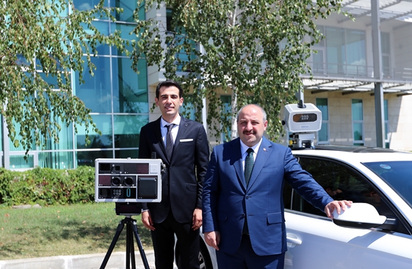 Foto - Bakan Mustafa Varank: Gördüğümde çok etkilendim