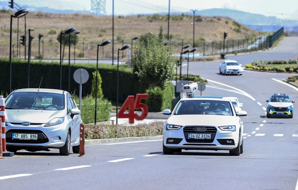 Foto - Bakan Mustafa Varank: Gördüğümde çok etkilendim