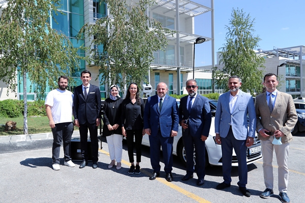 Foto - Bakan Mustafa Varank: Gördüğümde çok etkilendim