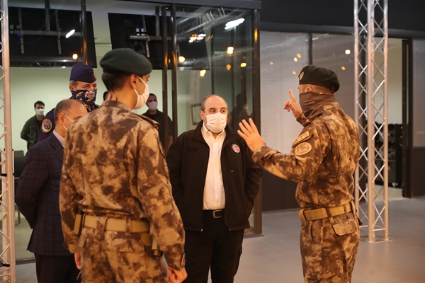 Bakan Mustafa Varank "hücre evi simülasyonlu'' sanal operasyona katıldı