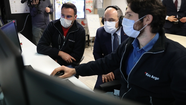 Foto - Bakan Mustafa Varank Milli Turbojet Motoru'nu test etti