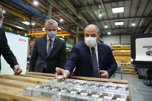 Foto - Bakan Mustafa Varank Milli Turbojet Motoru'nu test etti