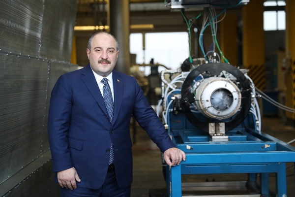 Foto - Bakan Mustafa Varank Milli Turbojet Motoru'nu test etti