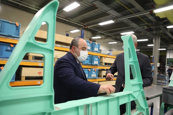 Bakan Mustafa Varank Milli Turbojet Motoru'nu test etti