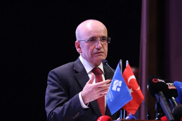 Bakan Şimşek'ten dolar iddiasına yalanlama