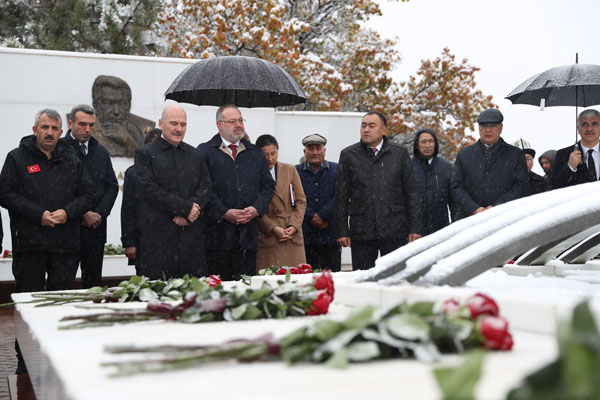 Foto - Bakan Soylu, Ata Beyit Anıtı'nda