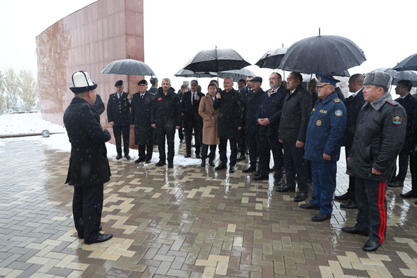 Foto - Bakan Soylu, Ata Beyit Anıtı'nda
