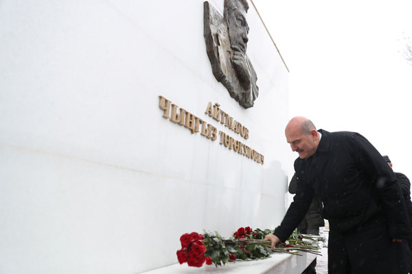 Foto - Bakan Soylu, Ata Beyit Anıtı'nda