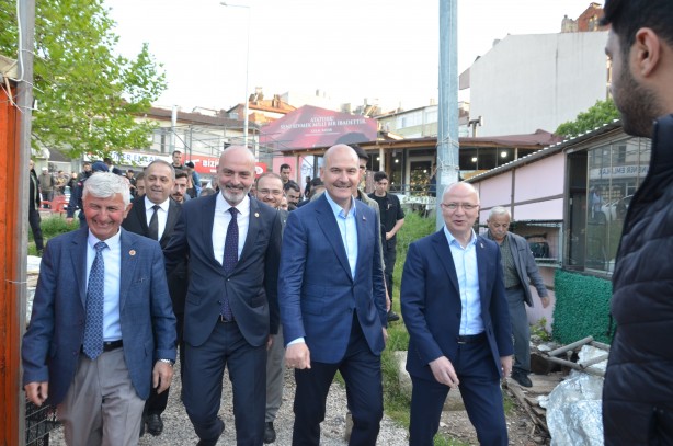 Foto - Bakan Soylu, Celal Bayar'ın anıt mezarını ziyaret etti