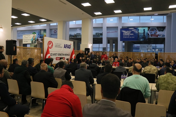 Foto - Bakan Soylu deprem bölgesinde talimatı verdi