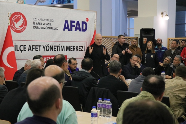 Foto - Bakan Soylu deprem bölgesinde talimatı verdi