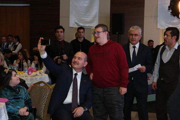 Bakan Soylu: "Sevgi bütün engelleri aşar"