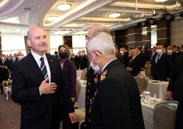 Bakan Soylu, valilerle bir araya geldi