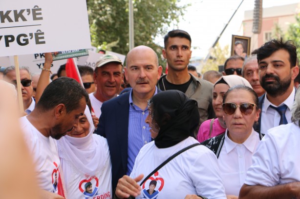 Foto - Bakan Soylu ve acılı anneler teröre lanet yürüyüşünde buluştu!