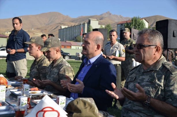 Foto - Bakan Soylu: Yakındır tepenize bineceğiz