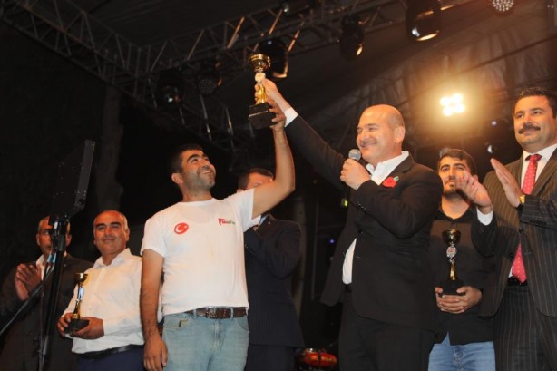 Foto - Bakan Soylu'ya sevgi seli! Sürpriz hediye 