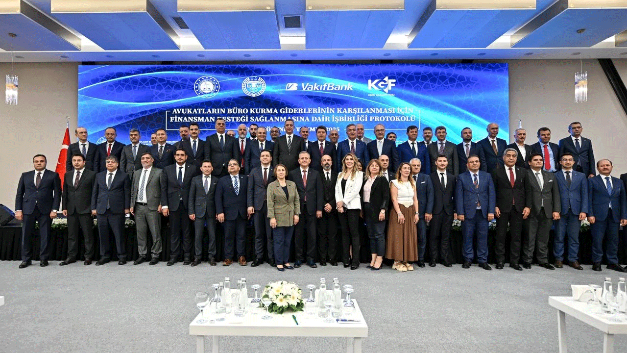 Foto - Bakan Tunç'tan genç avukatlara müjde